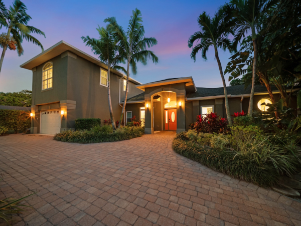 Luxurious Naples Designer Home with Water Views - Book Your Stay Today!